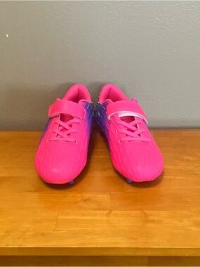DEJA TU HUELLA! Soccer Cleats, Pink/Blue - Youth 13 (NEW without Tags)